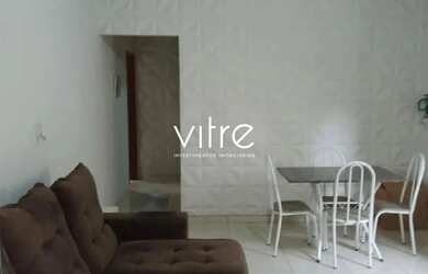 Imagem: A casa possui 2 Dormitórios, 1 Banheiro, 2 Vagas na garagem