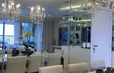 Imagem: O apartamento possui 3 Dormitórios, 5 Banheiros, 3 Vagas na