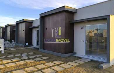 Imagem: A casa em condomínio à venda possui 3 Dormitórios, 2 Banheiros