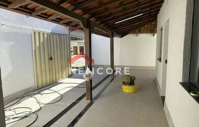 Imagem: A casa possui 2 Dormitórios, 1 Banheiro, 4 Vagas na garagem