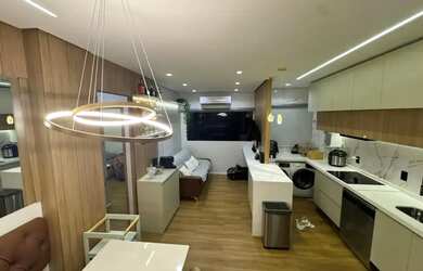 Imagem: O apartamento possui 2 Dormitórios, 1 Banheiro, 1 Vaga na garagem