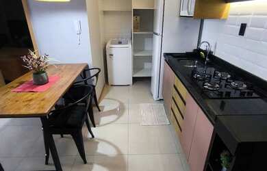 Imagem: O apartamento possui 1 Dormitório, 1 Banheiro, 1 Vaga na garagem