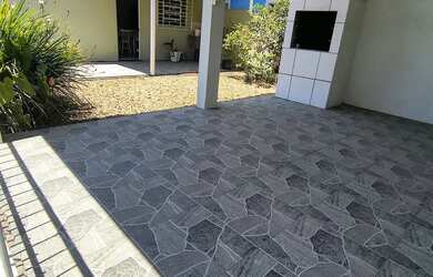 Imagem 3: Casa por temporada. Churrasqueira, Acomodam 6 pessoas, 1 Vaga na garageme2...