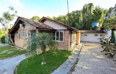 Imagem 3: Casa - Florianópolis SC. Piscina, Churrasqueira, 80m² de Áreae2 Banheiros