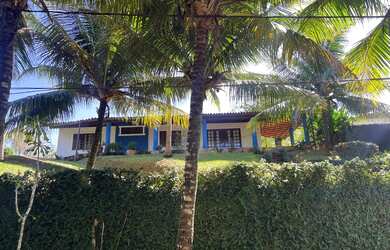 Imagem: A casa em condomínio à venda possui 4 Dormitórios, 4 Banheiros