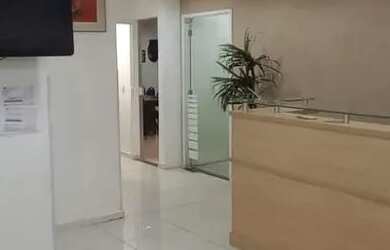 Imagem: O depósito possui 2 Vagas na garagem, 130m² de Área e está