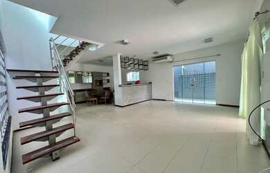 Imagem: A casa em condomínio possui 3 Dormitórios, 4 Banheiros, 2