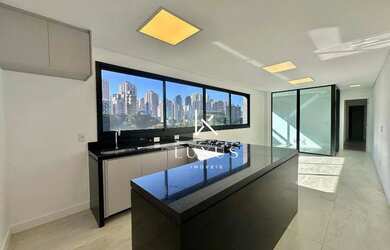 Imagem: O apartamento possui 2 Dormitórios, 2 Banheiros, 2 Vagas na