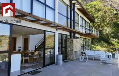 Imagem: A casa em condomínio possui 5 Dormitórios, 3 Banheiros, 3