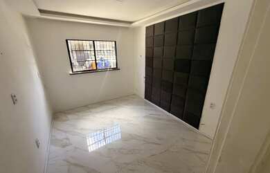 Imagem: A casa possui 2 Dormitórios, 1 Banheiro, 1 Vaga na garagem