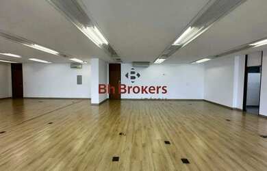 Imagem: O depósito possui 778m² de Área e está localizado em Centro