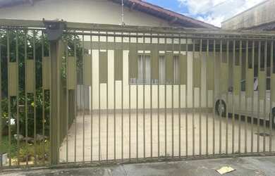 Imagem: A casa possui 2 Dormitórios, 1 Banheiro e está localizado