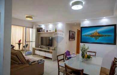 Imagem: O apartamento possui 3 Dormitórios, 1 Banheiro, 2 Vagas na