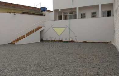 Imagem: O depósito possui 5 Vagas na garagem, 100m² de Área e está