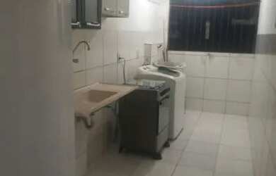 Imagem: O apartamento possui 3 Dormitórios, 1 Banheiro, 1 Vaga na garagem