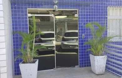 Imagem: O apartamento possui 3 Dormitórios, 1 Banheiro, 2 Vagas na