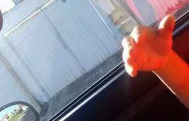 Imagem: A casa possui 2 Dormitórios, 1 Banheiro e está localizado