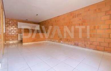 Imagem: A casa possui 2 Dormitórios, 3 Banheiros, 2 Vagas na garagem