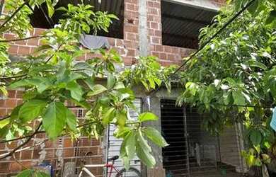 Imagem: A casa possui 2 Dormitórios, 1 Banheiro, 1 Vaga na garagem