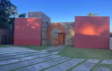 Imagem: A casa em condomínio possui 3 Dormitórios, 2 Banheiros, 4