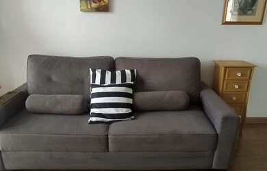 Imagem: O apartamento possui 2 Dormitórios, 1 Banheiro, 1 Vaga na garagem