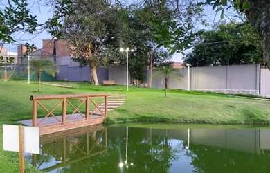 Imagem: O apartamento possui 2 Dormitórios, 1 Banheiro, 2 Vagas na