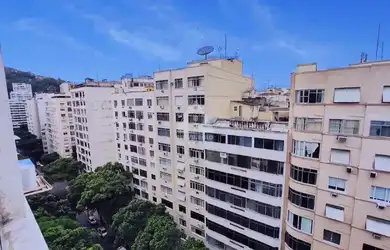 Imagem: A kitnet possui 1 Banheiro, 60m² de Área e está localizado