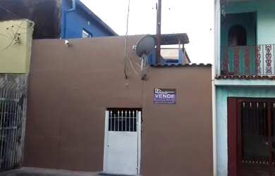 Imagem: A casa possui 3 Dormitórios, 3 Banheiros e 110m² de Área