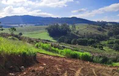 Imagem: O terreno possui 500m² de Área e está localizado em Centro