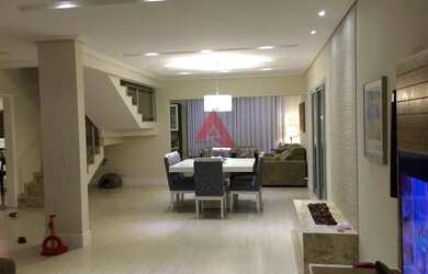 Imagem: A casa em condomínio possui 3 Dormitórios, 4 Banheiros, 4