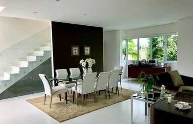 Imagem: A casa em condomínio possui 4 Dormitórios, 5 Banheiros, 5