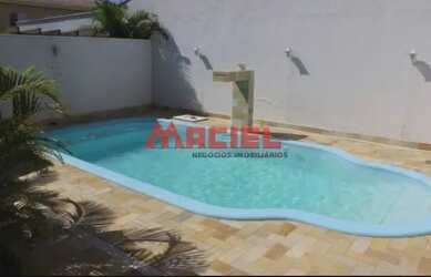 Imagem: A casa em condomínio possui 3 Dormitórios, 3 Banheiros, 3