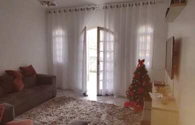 Imagem 2: Casa sobrado. 180m² de Área, 4 Vagas na garageme3 Dormitórios