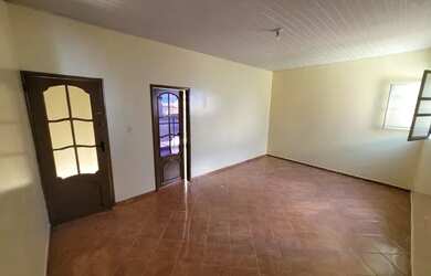 Imagem: A casa possui 2 Dormitórios, 2 Banheiros, 120m² de Área e