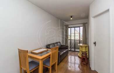 Imagem: O apartamento possui 1 Dormitório, 1 Banheiro, 1 Vaga na garagem