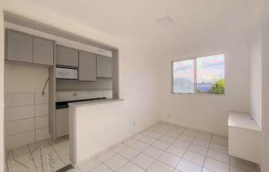 Imagem: O apartamento possui 2 Dormitórios, 1 Banheiro, 1 Vaga na garagem