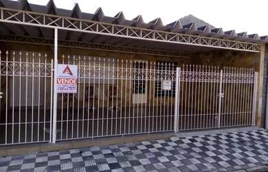 Imagem: A casa possui 2 Dormitórios, 1 Banheiro, 2 Vagas na garagem