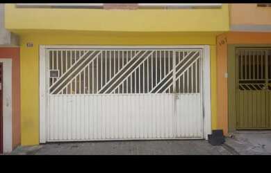 Imagem: A casa possui 2 Dormitórios, 1 Banheiro, 1 Vaga na garagem