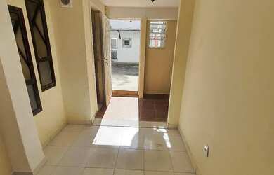 Imagem: A casa possui 1 Dormitório, 1 Banheiro e está localizado