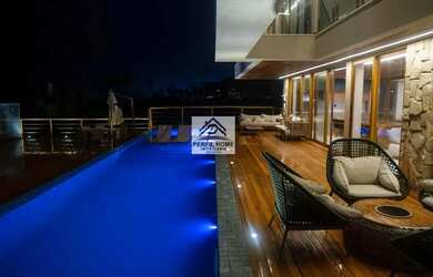 Imagem 3: Casa para Venda em Camaçari, Guarajuba (Monte Gordo), 9 dormitórios, 9 suítes, 4 banheiros