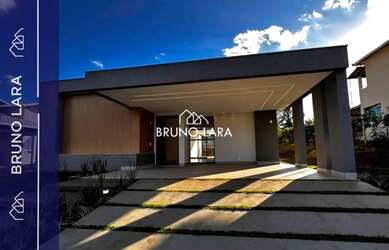 Imagem: A casa em condomínio possui 3 Dormitórios, 2 Banheiros, 4