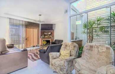 Imagem: A casa em condomínio possui 3 Dormitórios, 4 Banheiros, 4