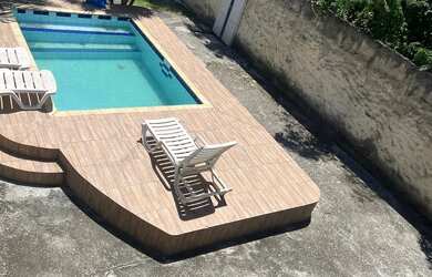 Imagem: A casa possui 1 Banheiro e está localizado em Itaipu, Niterói