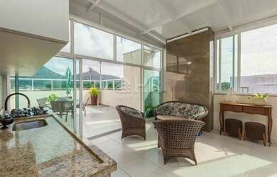 Imagem: O apartamento na cobertura possui 3 Dormitórios, 2 Banheiros