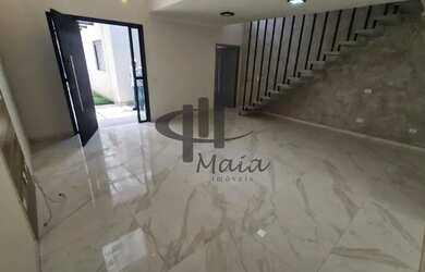 Imagem: A casa possui 3 Dormitórios, 3 Banheiros, 5 Vagas na garagem