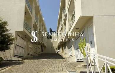 Imagem: A casa possui 3 Dormitórios, 2 Banheiros, 3 Vagas na garagem