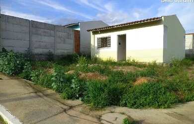 Imagem: A casa possui 2 Dormitórios, 1 Banheiro e 255m² de Área e