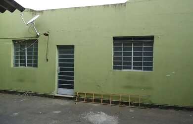 Imagem: A casa possui 2 Dormitórios, 1 Banheiro, 90m² de Área e