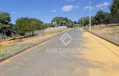 Imagem: O terreno possui 951m² de Área e está localizado em Ibituruna