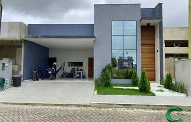 Imagem: A casa em condomínio possui 3 Dormitórios, 1 Banheiro, 2 Vagas